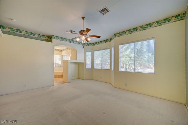 6744 Universal Avenue, Las Vegas, NV 89142