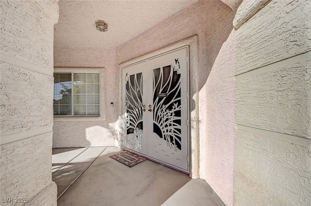 6744 Universal Avenue, Las Vegas, NV 89142