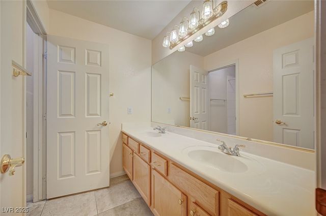 6744 Universal Avenue, Las Vegas, NV 89142