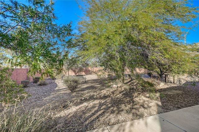 6744 Universal Avenue, Las Vegas, NV 89142