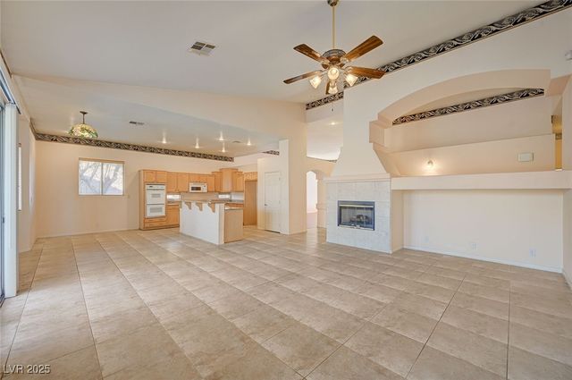 6744 Universal Avenue, Las Vegas, NV 89142