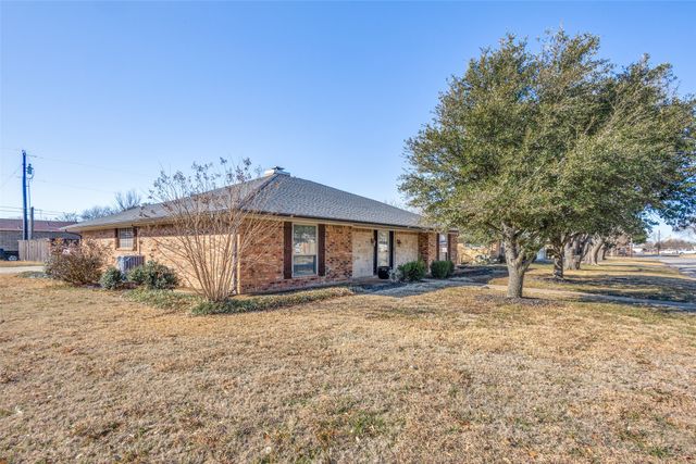 704 W Oak Street, Celina, TX 75009