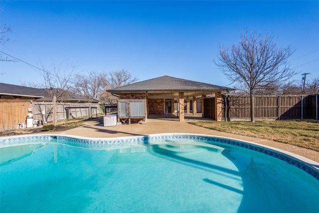 704 W Oak Street, Celina, TX 75009