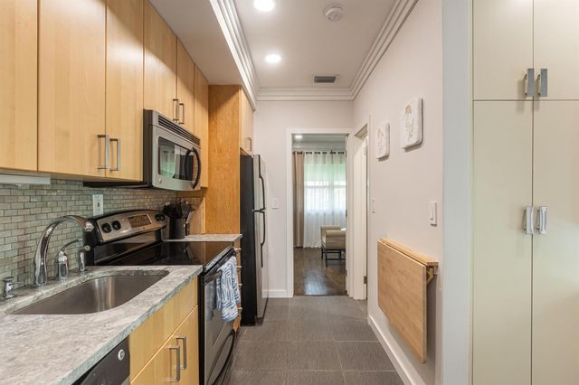 1620 NE 8th Street, Fort Lauderdale, FL 33304