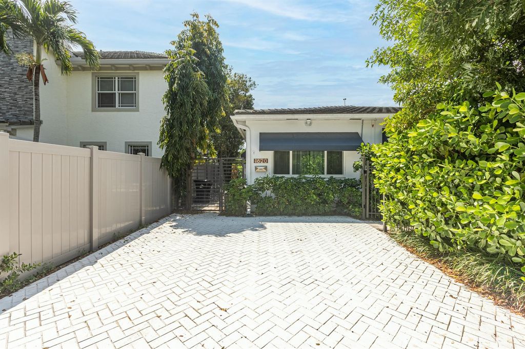 1620 NE 8th Street, Fort Lauderdale, FL 33304