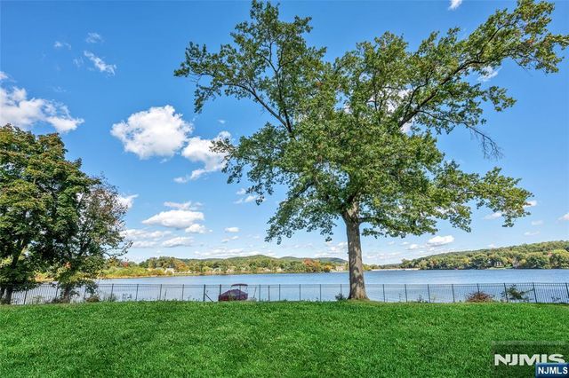 345 Pompton Avenue, Pompton Lakes, NJ 07442