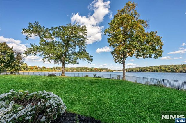 345 Pompton Avenue, Pompton Lakes, NJ 07442