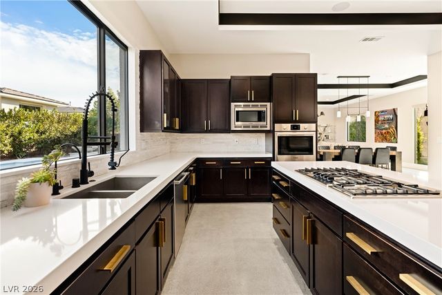 62 Grey Feather Drive, Las Vegas, NV 89135