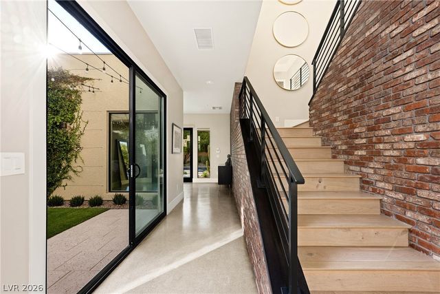 62 Grey Feather Drive, Las Vegas, NV 89135