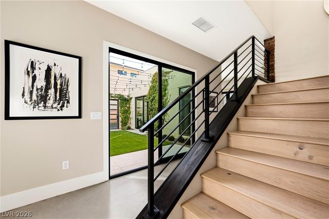 62 Grey Feather Drive, Las Vegas, NV 89135