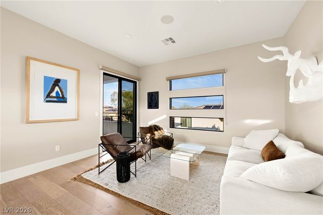 62 Grey Feather Drive, Las Vegas, NV 89135