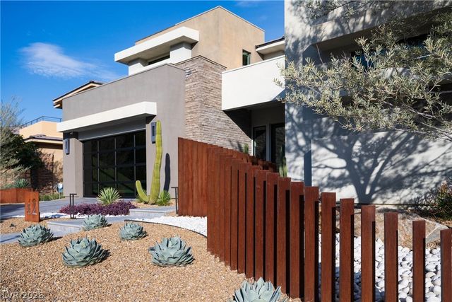 62 Grey Feather Drive, Las Vegas, NV 89135