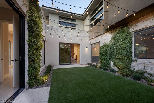 62 Grey Feather Drive, Las Vegas, NV 89135