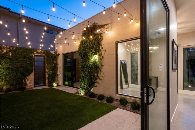 62 Grey Feather Drive, Las Vegas, NV 89135