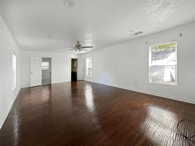 928 Lydick Lane, River Oaks, TX 76114