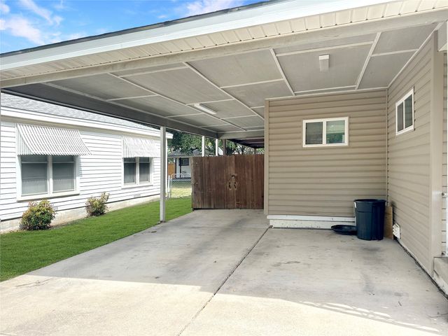 928 Lydick Lane, River Oaks, TX 76114