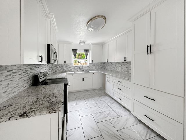 928 Lydick Lane, River Oaks, TX 76114