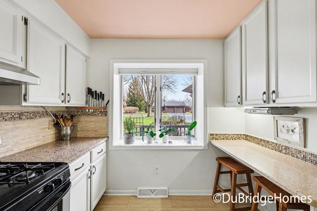 1275 Suncrest Drive Ne, Grand Rapids Twp, MI 49525