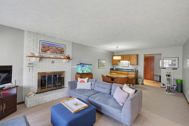 1275 Suncrest Drive Ne, Grand Rapids Twp, MI 49525