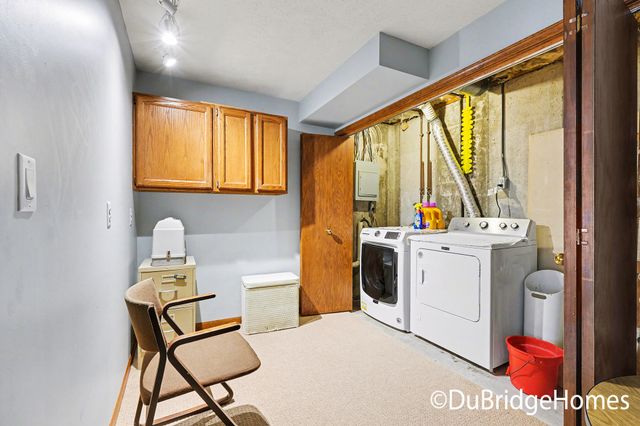 1275 Suncrest Drive Ne, Grand Rapids Twp, MI 49525