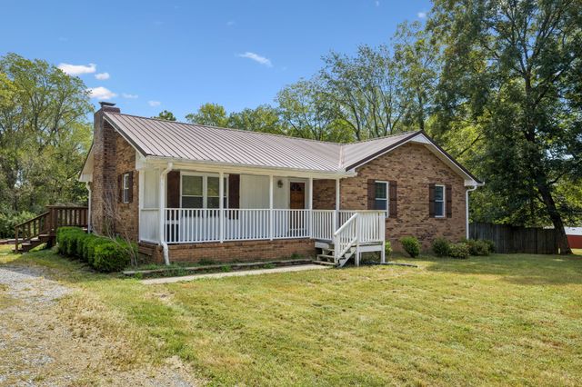 444 South Rd, Cottontown, TN 37048