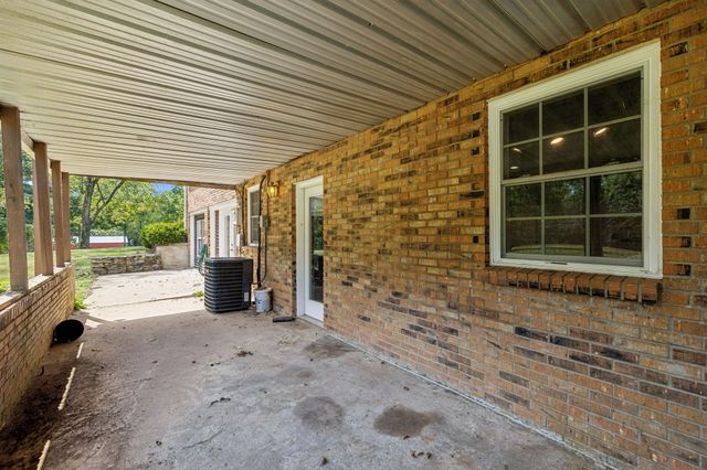 444 South Rd, Cottontown, TN 37048