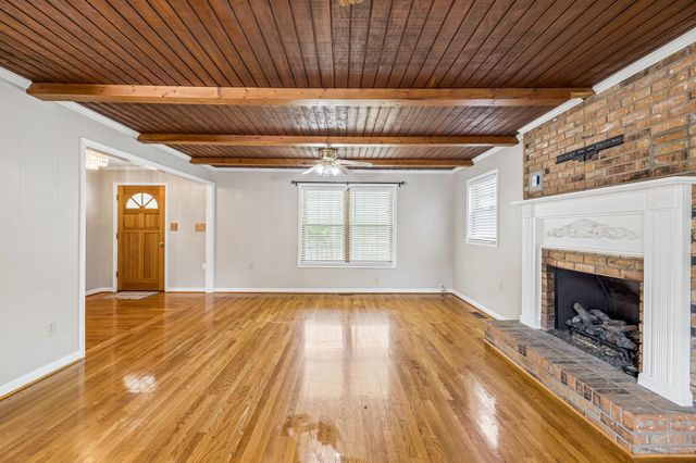 444 South Rd, Cottontown, TN 37048