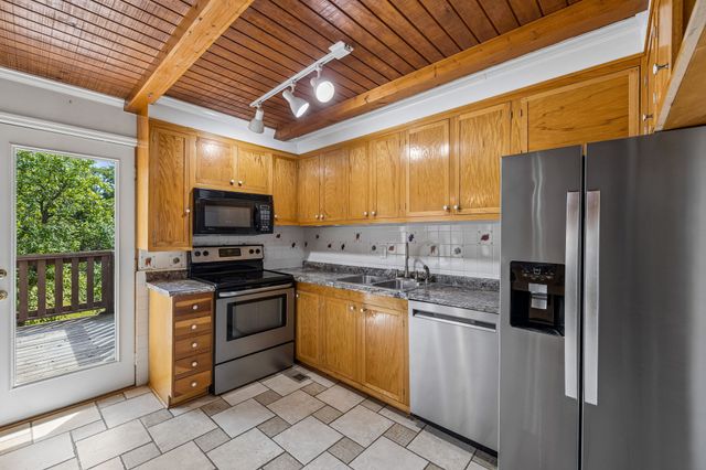 444 South Rd, Cottontown, TN 37048