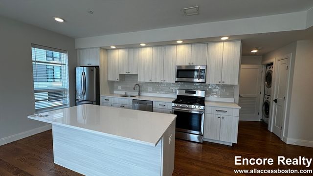 1 Everett St. 203, Boston, MA 02134