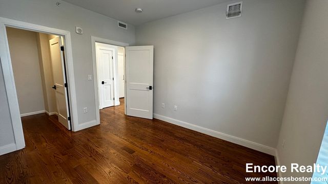 1 Everett St. 203, Boston, MA 02134
