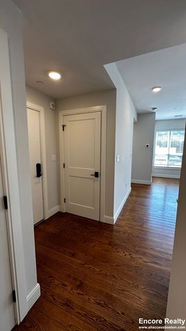 1 Everett St. 203, Boston, MA 02134