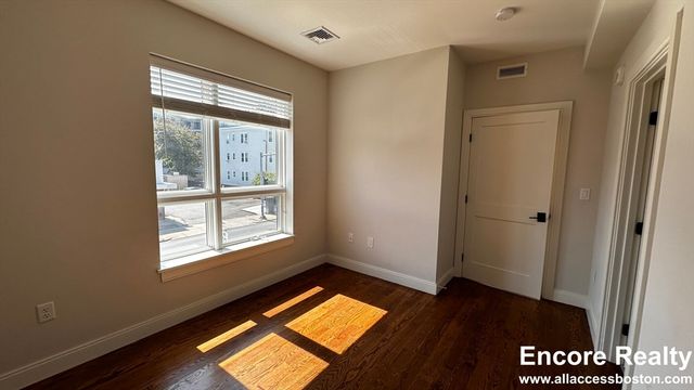 1 Everett St. 203, Boston, MA 02134
