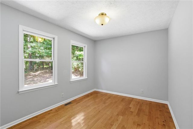 104 West Lane SE, Calhoun, GA 30701