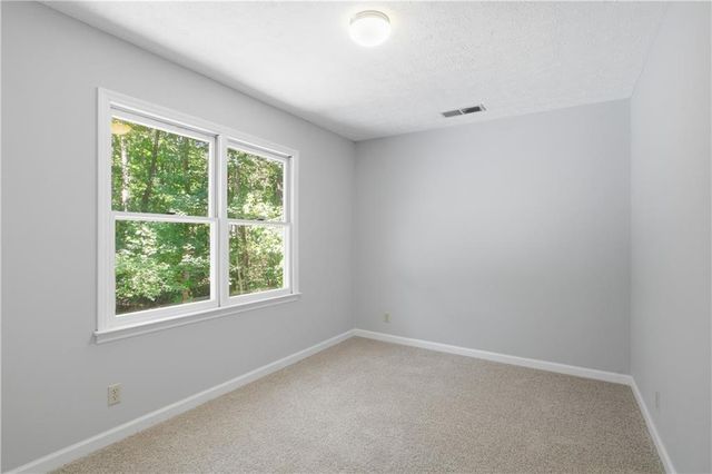 104 West Lane SE, Calhoun, GA 30701