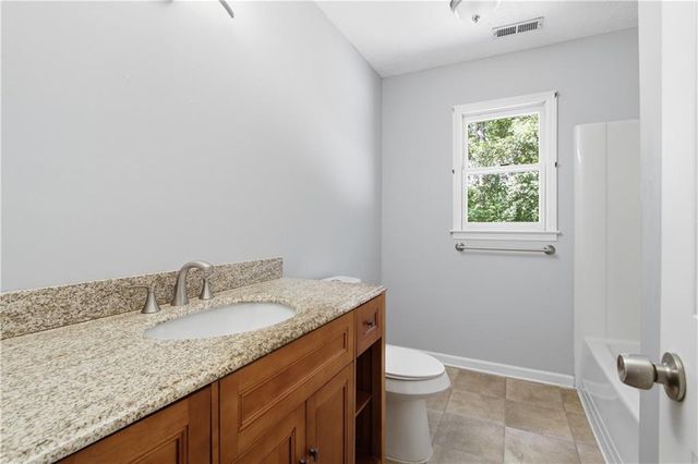 104 West Lane SE, Calhoun, GA 30701