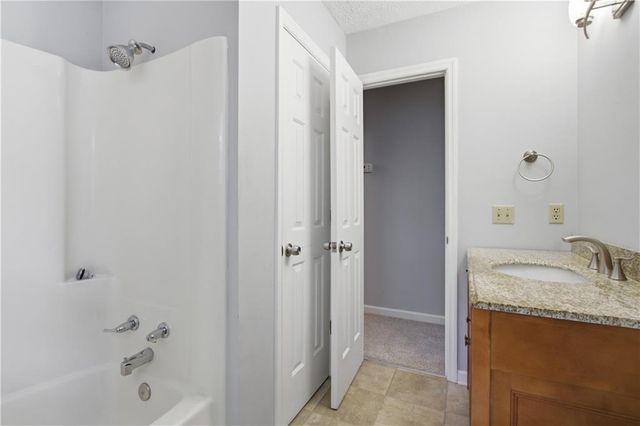 104 West Lane SE, Calhoun, GA 30701