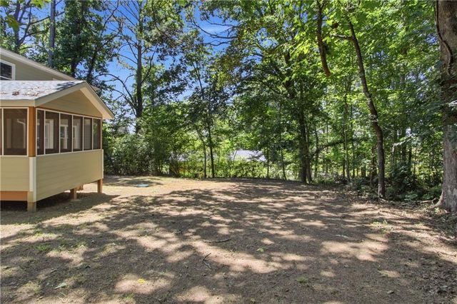 104 West Lane SE, Calhoun, GA 30701