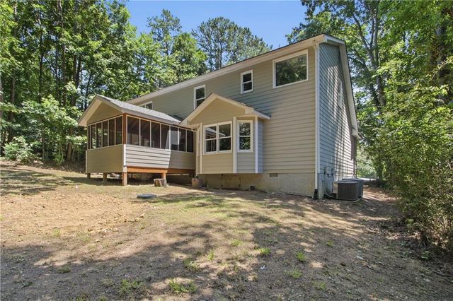 104 West Lane SE, Calhoun, GA 30701
