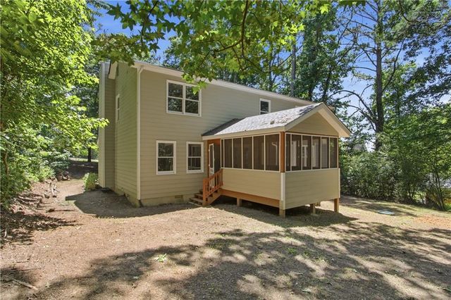 104 West Lane SE, Calhoun, GA 30701