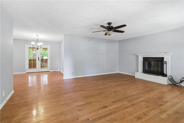 104 West Lane SE, Calhoun, GA 30701