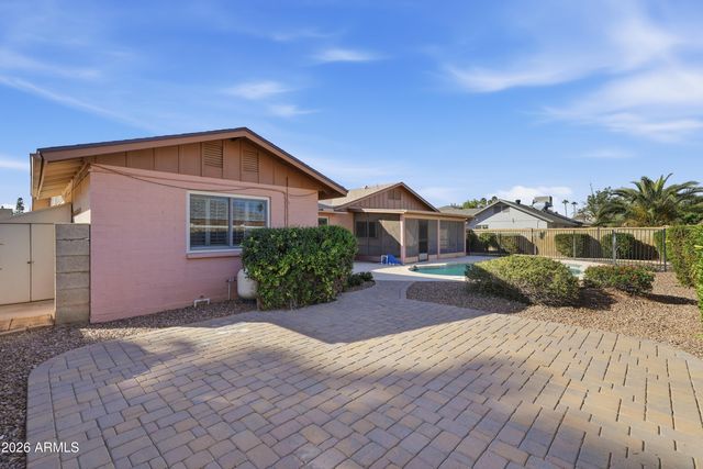 1332 W LOBO Avenue, Mesa, AZ 85202