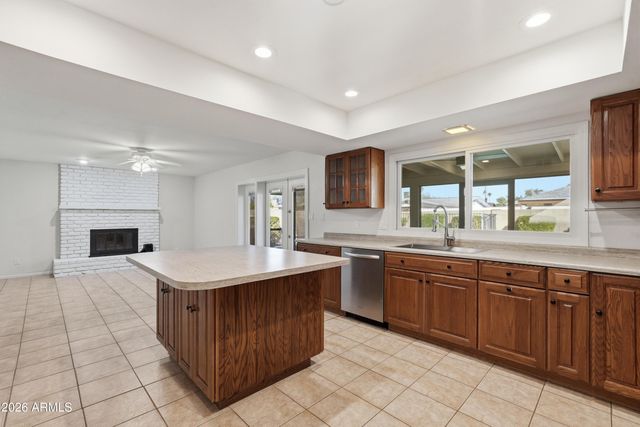 1332 W LOBO Avenue, Mesa, AZ 85202