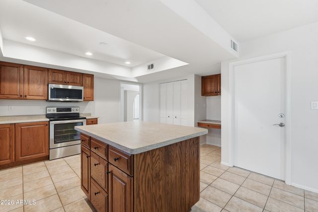 1332 W LOBO Avenue, Mesa, AZ 85202