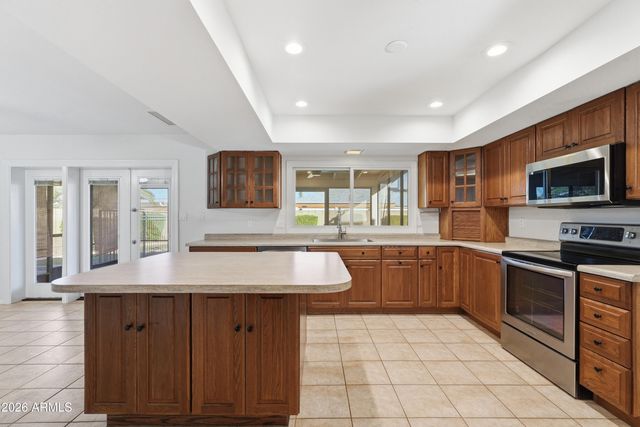 1332 W LOBO Avenue, Mesa, AZ 85202