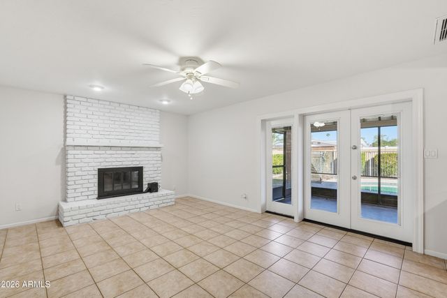 1332 W LOBO Avenue, Mesa, AZ 85202