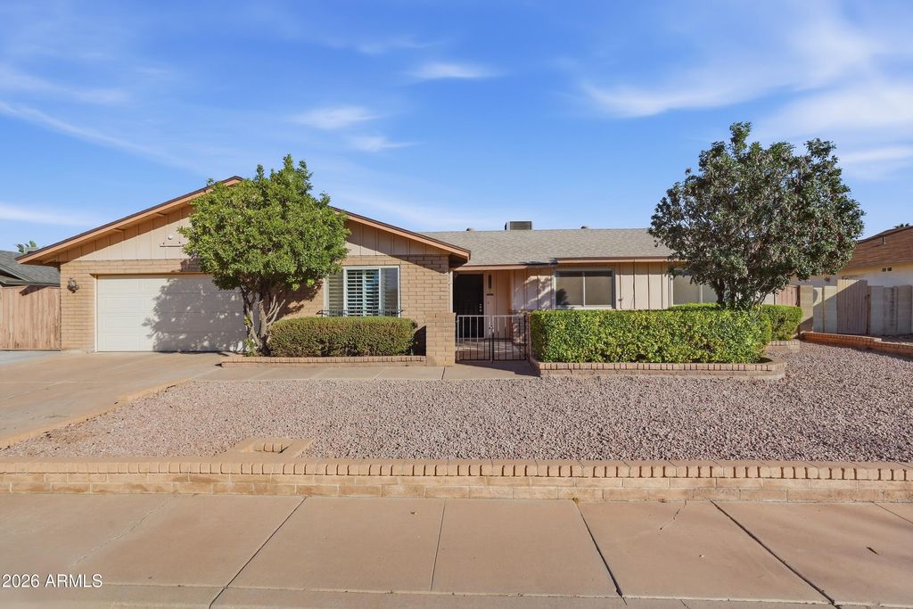 1332 W LOBO Avenue, Mesa, AZ 85202