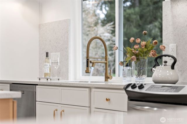 24324 138th Avenue SE, Kent, WA 98042