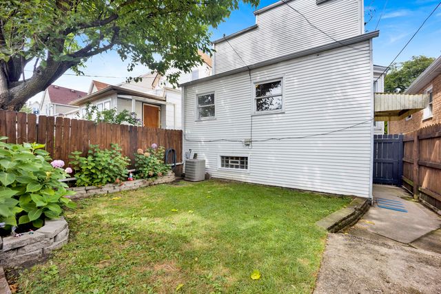 3749 W Palmer Street, Chicago, IL 60647