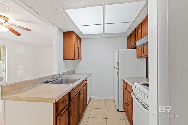 1080 N Seacliff Drive 2B-1080, Daphne, AL 36526
