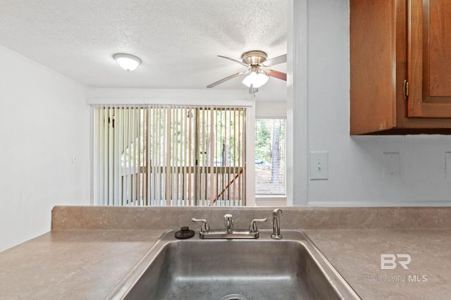 1080 N Seacliff Drive 2B-1080, Daphne, AL 36526